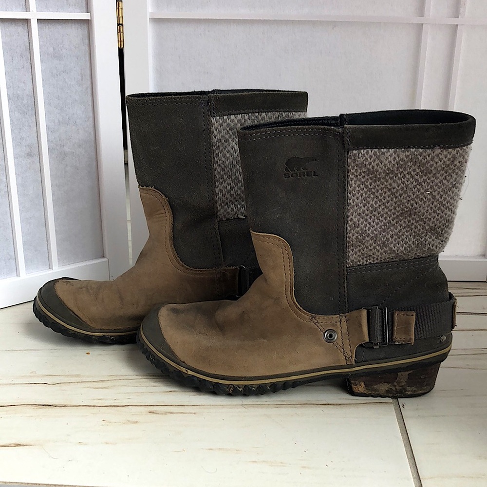 Sorel Slim Shortie Leather, Suede, textile boots, size 6. Brown and grey